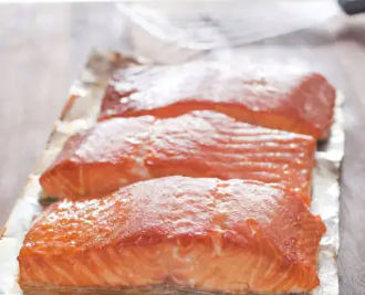 Grill-smoked salmon