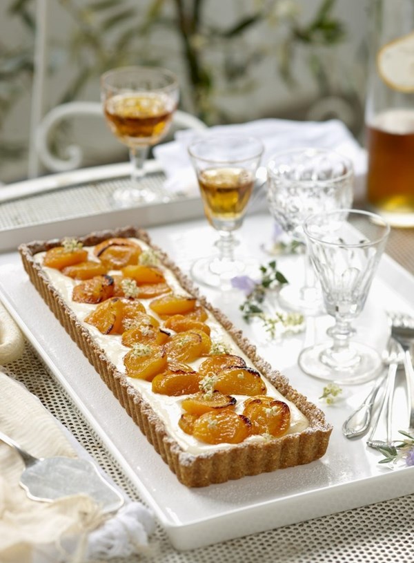 Grilled apricot and honey fool tart