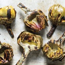 Grilled artichokes with lemon butter