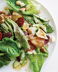Grilled asparagus salad
