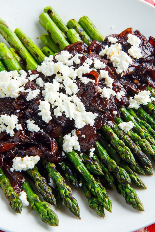 Grilled asparagus with bacon and balsamic caramelized onions and goat cheese (aka bacon jam asparagus)