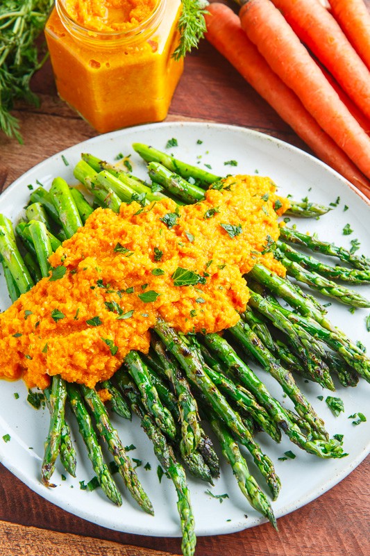 Grilled asparagus with carrot ginger dressing