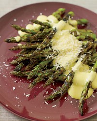 Grilled asparagus with pepper zabaglione