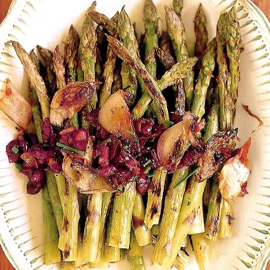 Grilled asparagus with roasted shallots and cranberry vinaigrette
