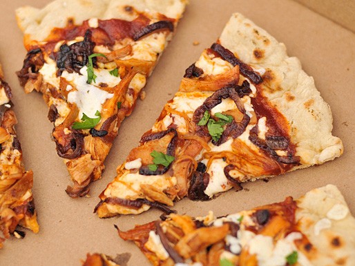 Grilled barbecue chicken pizza