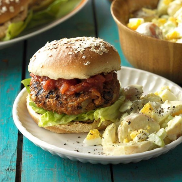 Grilled bean burgers 