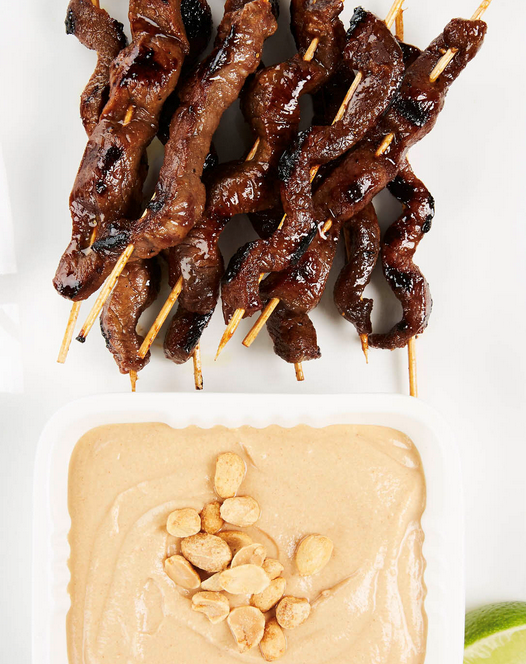Grilled beef satay with peanut sauce