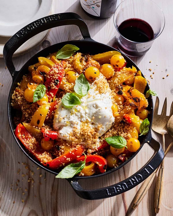 Grilled bell peppers with burrata and breadcrumbs