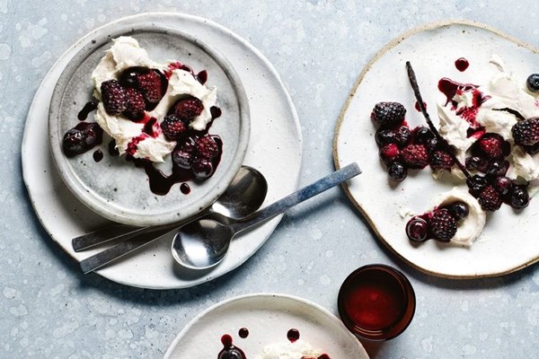 Grilled berries, vanilla mascarpone