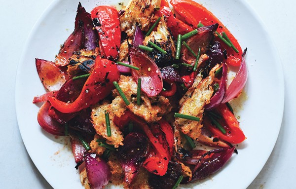 Grilled bread salad with sweet peppers and onions