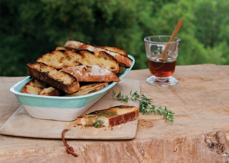 Grilled bread with rosemary-honey drizzle