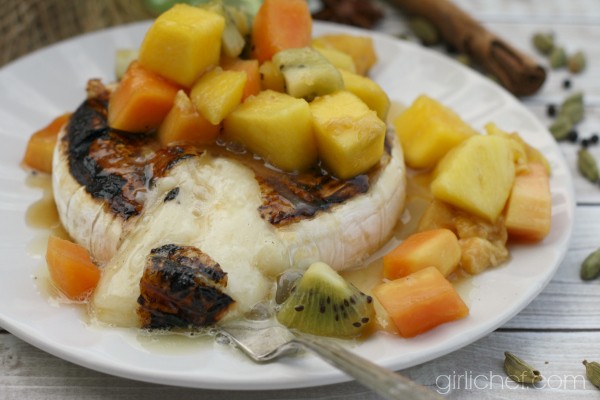 Grilled Brie with tropical fruit compote