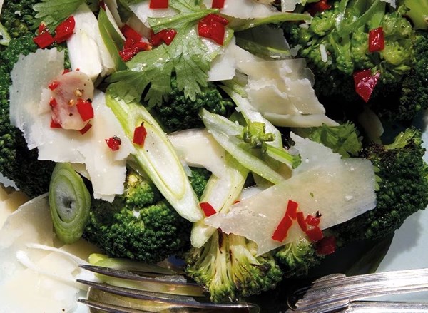 Grilled broccoli salad