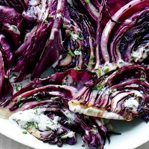 Grilled cabbage salad