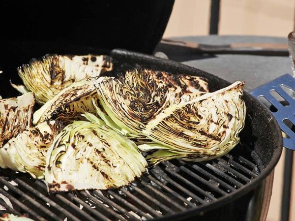 Grilled cabbage with blue cheese dressing