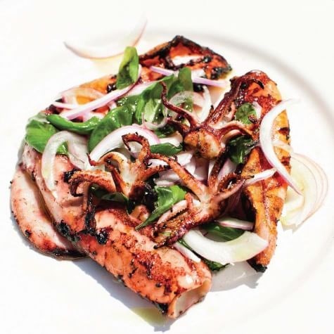Grilled calamari with red onion and basil