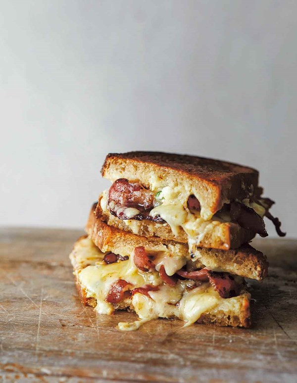 Grilled cheddar & jalapeño popper sandwich