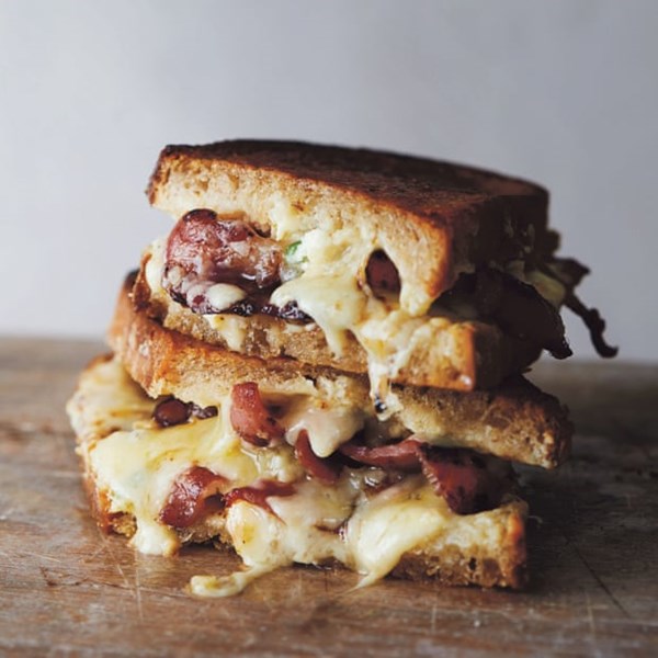 Grilled cheddar and jalapeño popper sandwich