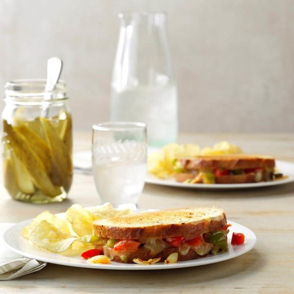 Grilled cheese & pepper sandwiches 