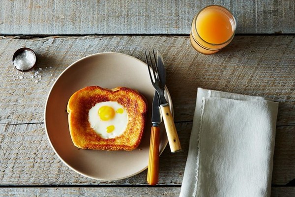 Grilled cheese egg in a hole