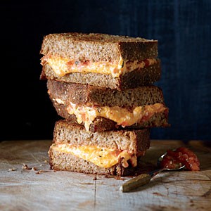 Grilled cheese with roasted tomato spread
