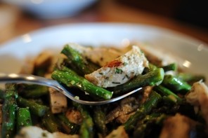 Grilled chicken and asparagus salad