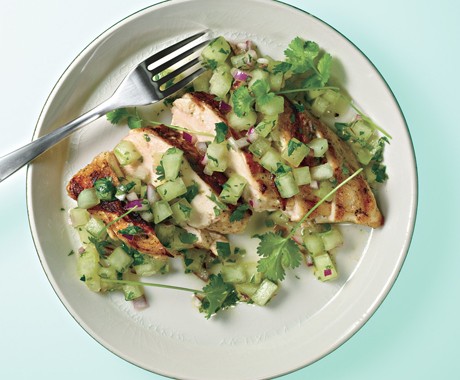Grilled chicken breasts with honeydew salsa