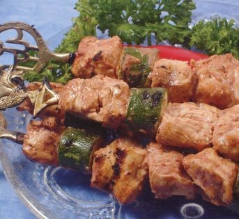 Grilled chicken kebabs (Sheesh tawook mishwi)