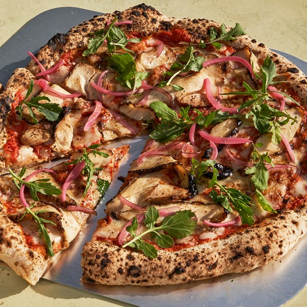 Grilled chicken pizza with vodka sauce