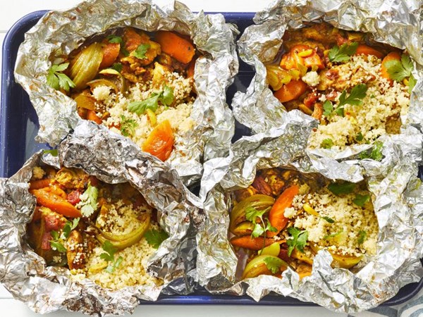 Grilled chicken tagine with dried apricots and almonds 