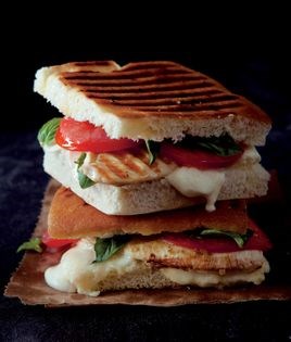 Grilled chicken, tomato & mozzarella