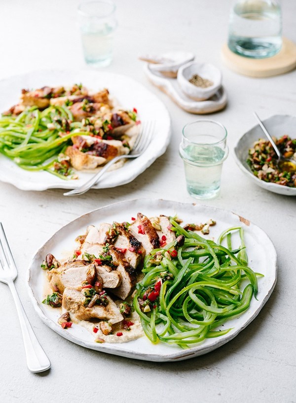 Grilled chicken with almond and chilli dressing