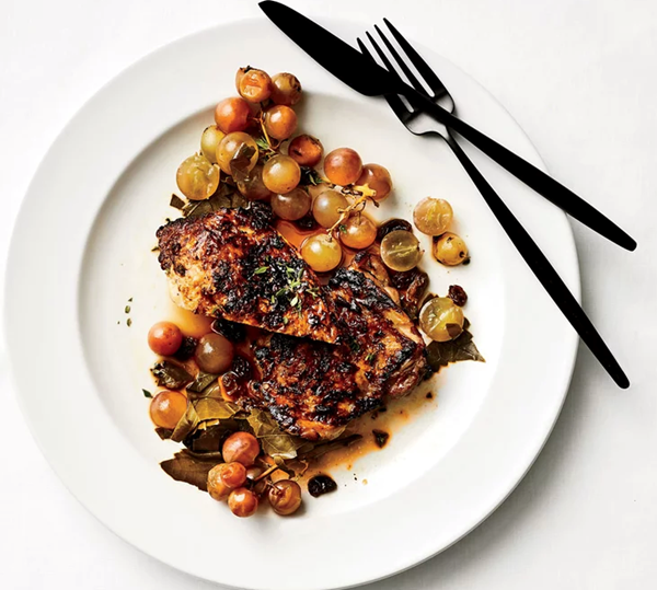 Grilled chicken with grapes