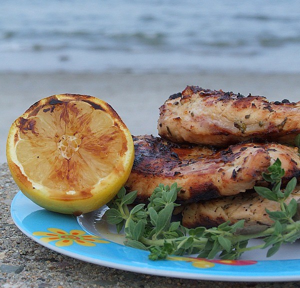 Grilled chicken with lemon & oregano