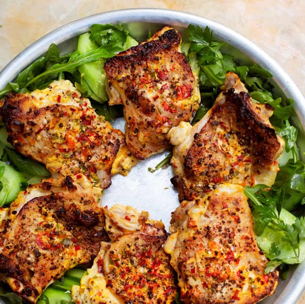 Grilled chicken with saffron and yogurt