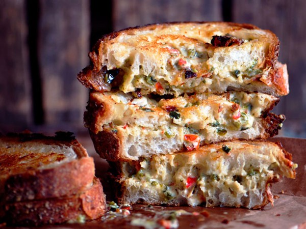 Grilled chili-cheese spread sandwiches