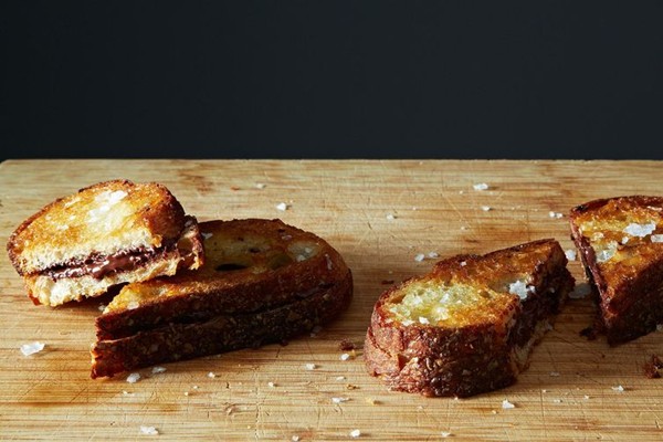 Grilled chocolate sandwich