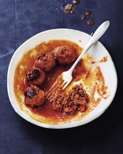 Grilled chorizo in rustic Oaxacan sauce (Salsa de chorizo)
