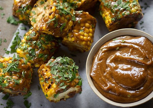 Grilled corn on the cob with miso mayonnaise