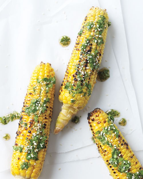 Grilled corn with cilantro and sesame