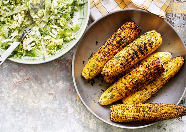 Grilled corn with herb butter