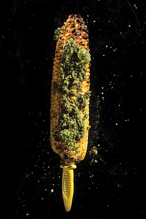 Grilled corn with pesto