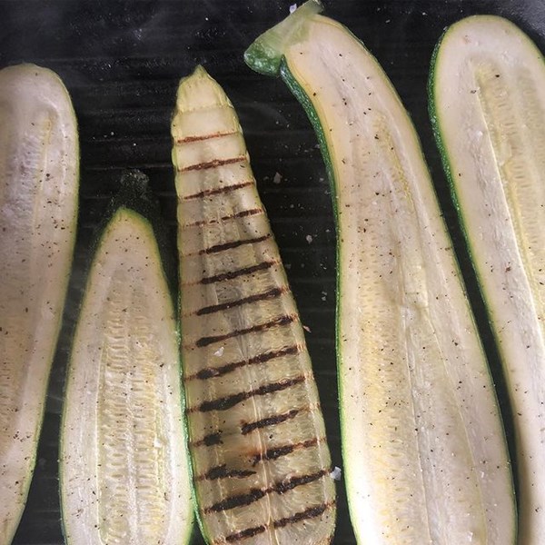 Grilled courgettes (Zucchini alla griglia)
