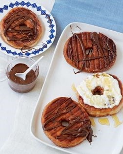 Grilled doughnuts with melted Nutella