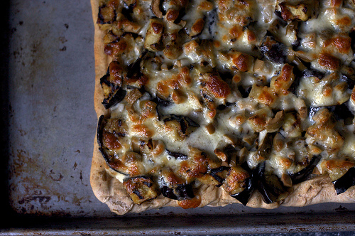 Grilled eggplant and olive pizza