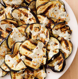 Grilled eggplant with yogurt sauce