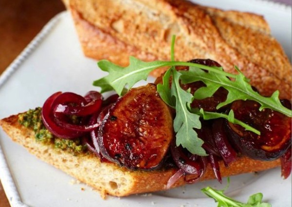 Grilled fig sandwiches with roasted pistachio pesto and balsamic caramelized onions