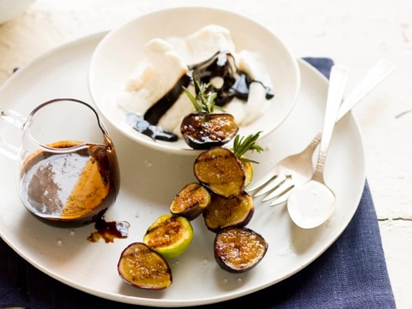 Grilled-fig sundaes with balsamic "fudge"