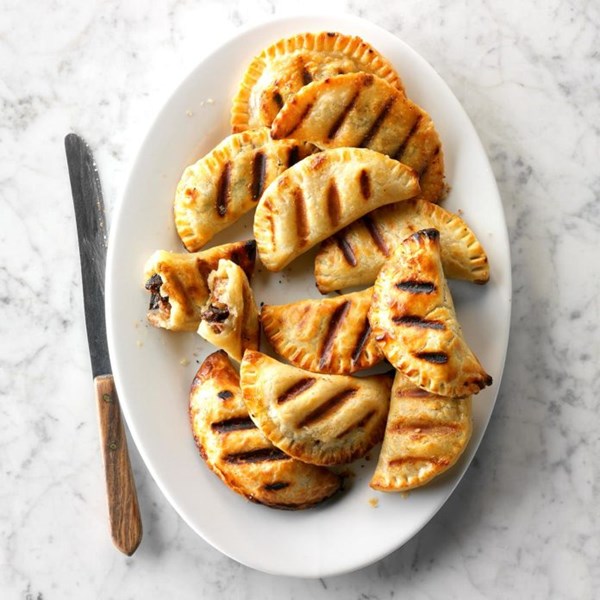 Grilled figgy pies