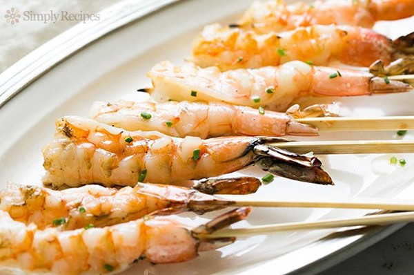 Grilled garlic shrimp skewers